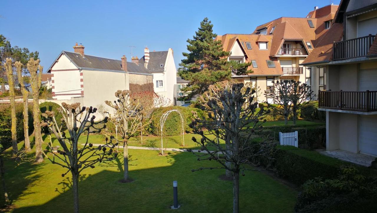 Charmant 2 pièces à 5 mn à pied de la mer Cabourg Extérieur photo